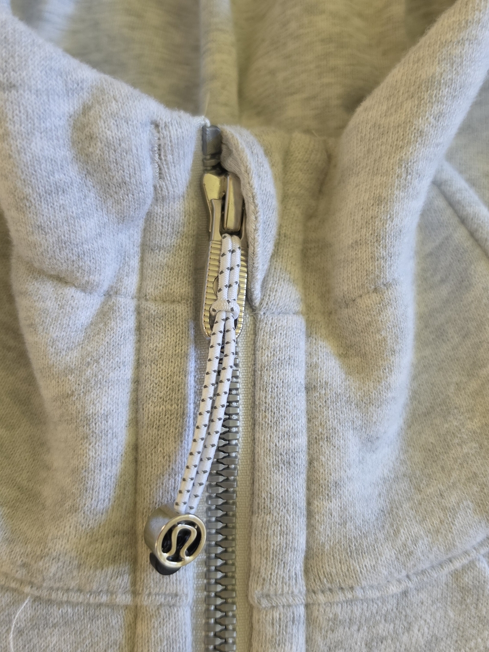 Lululemon Scuba Full-Zip Cropped Hoodie - Picture 4 of 16